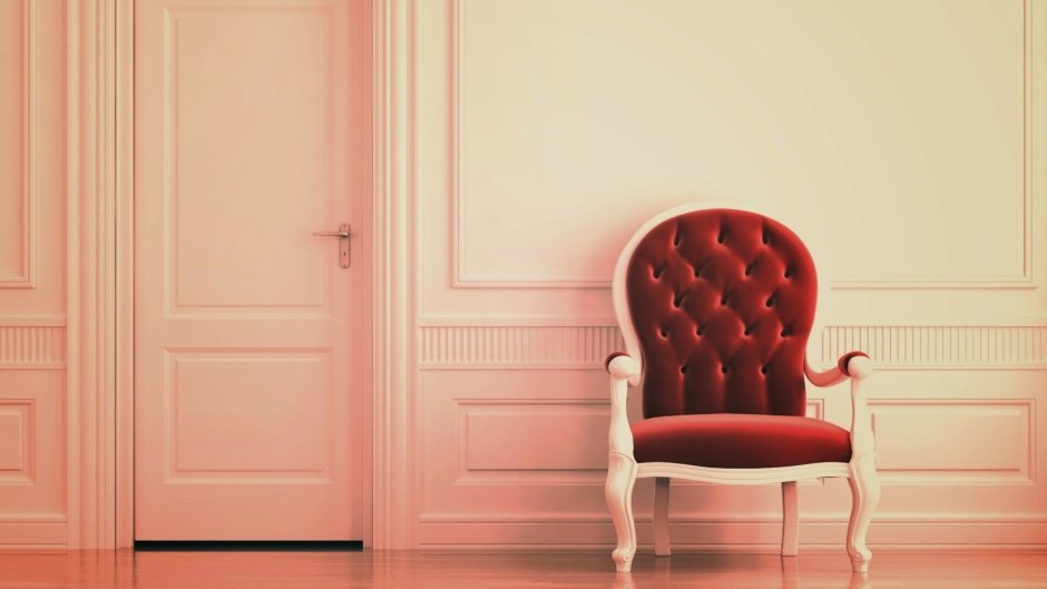 Гостиная с красным диваном