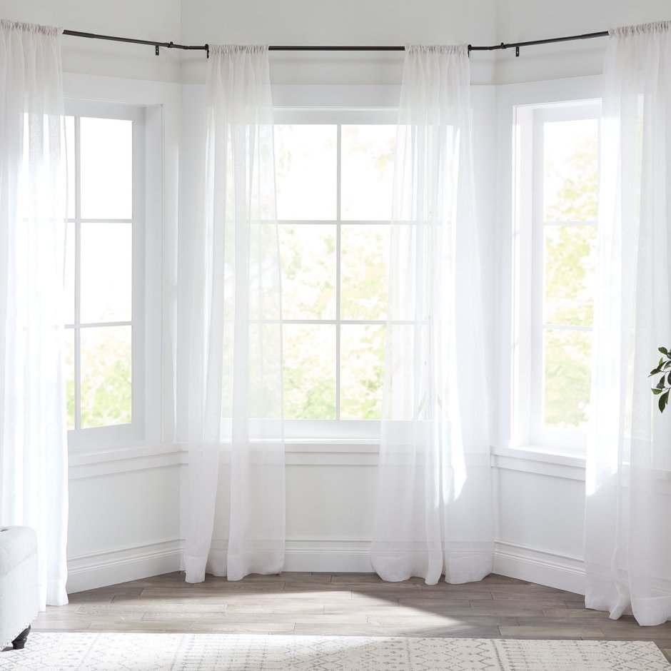 Шторы в эркере