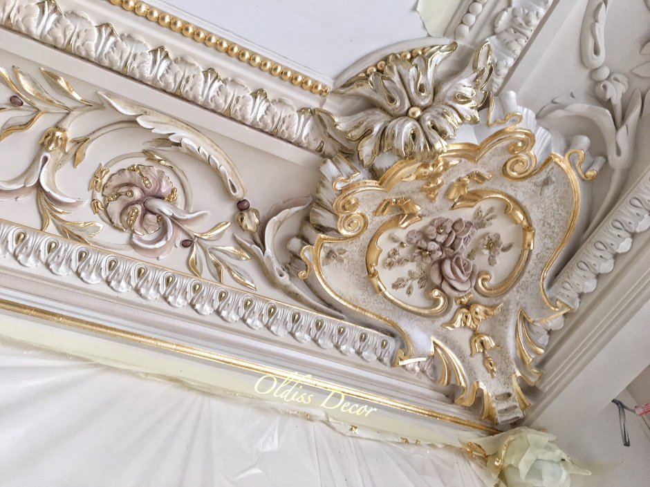 Деревянная лепнина на потолок