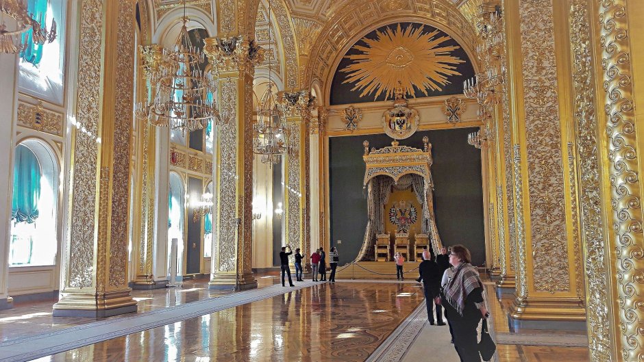 Екатерининский зал Кремля лепнина