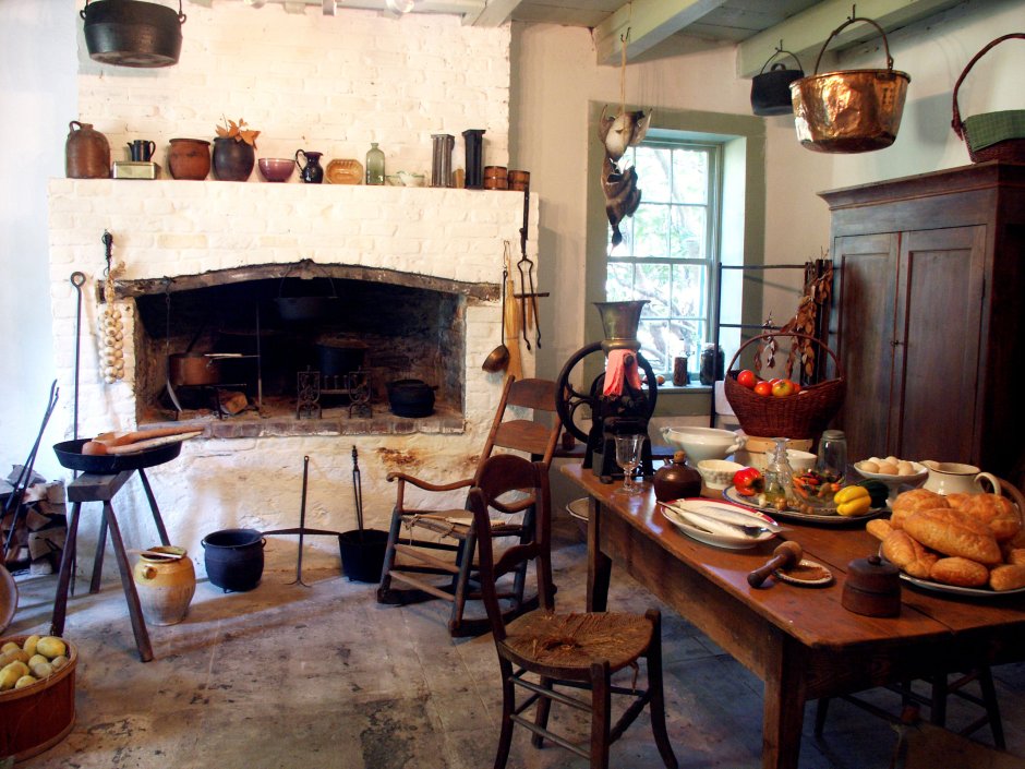 Кухня в Старом доме с печкой