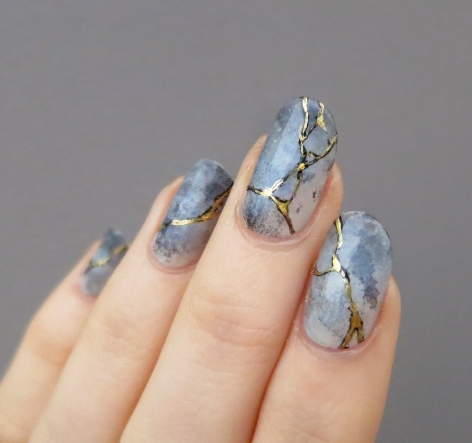 Дизайн ногтей с камнями