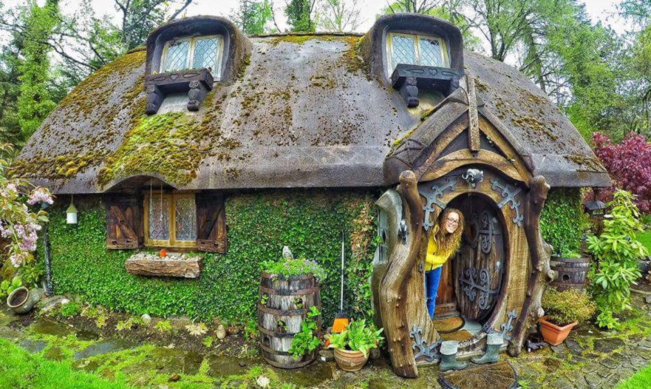 Дом Хоббита»/the Hobbit House (Уэльс, Великобритания)