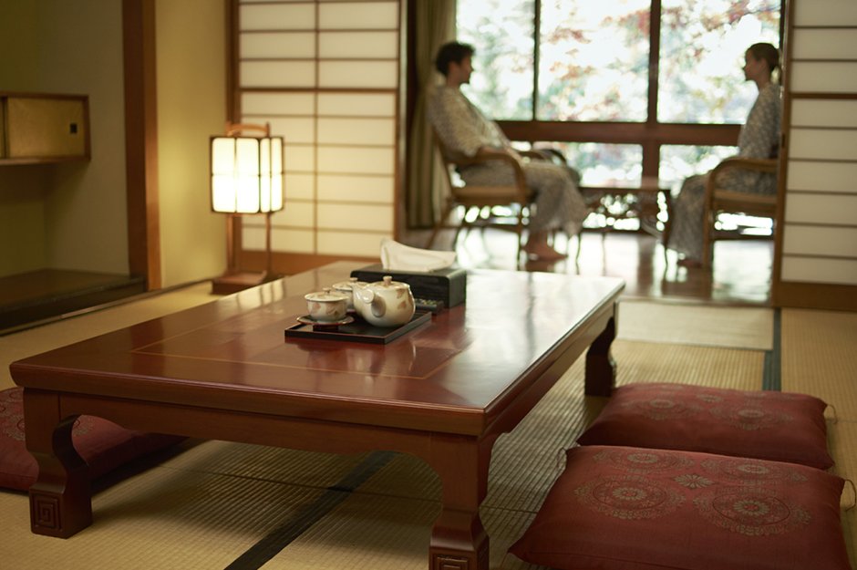 Красивый японский стол