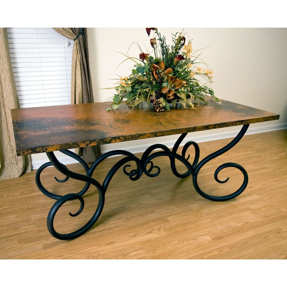 Декоративный столик из металла