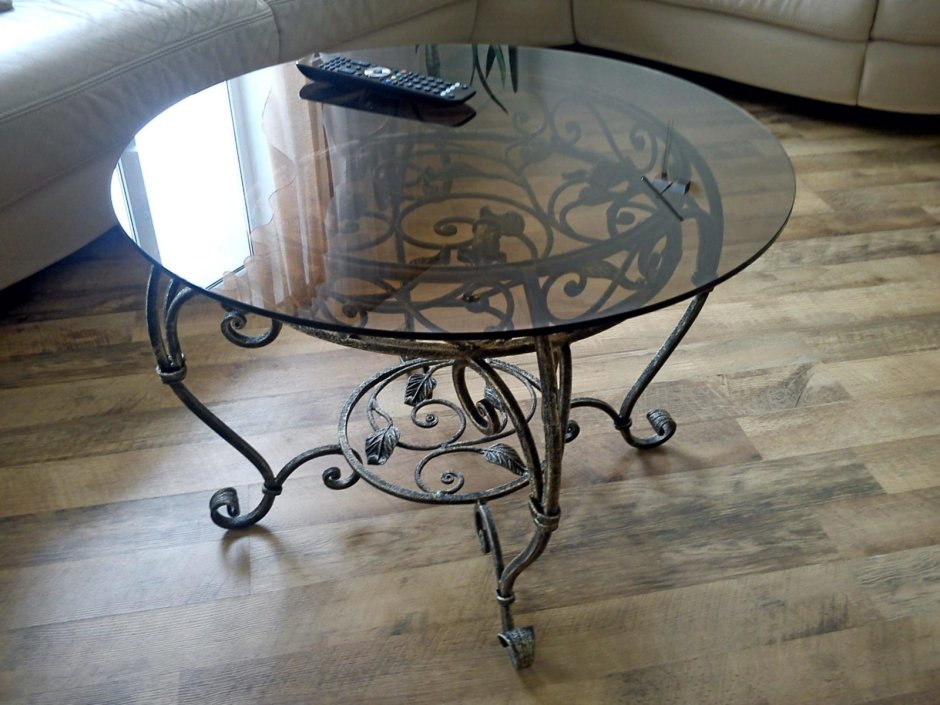 Кованое подстолье Виноградная лоза