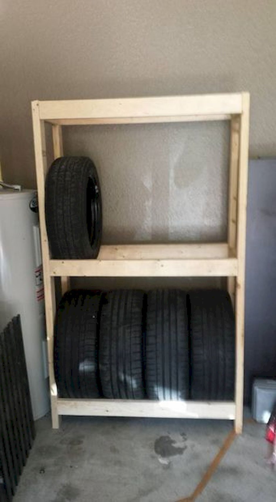 Полка для колес в гараже