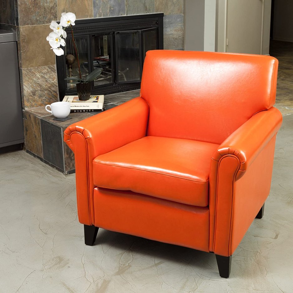 Оранжевое кресло в интерьере