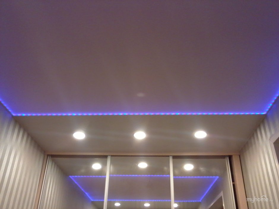 Подвесной потолок со светодиодной подсветкой