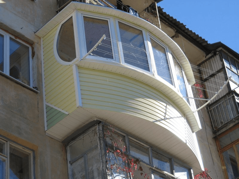 Балкон с внешней стороны
