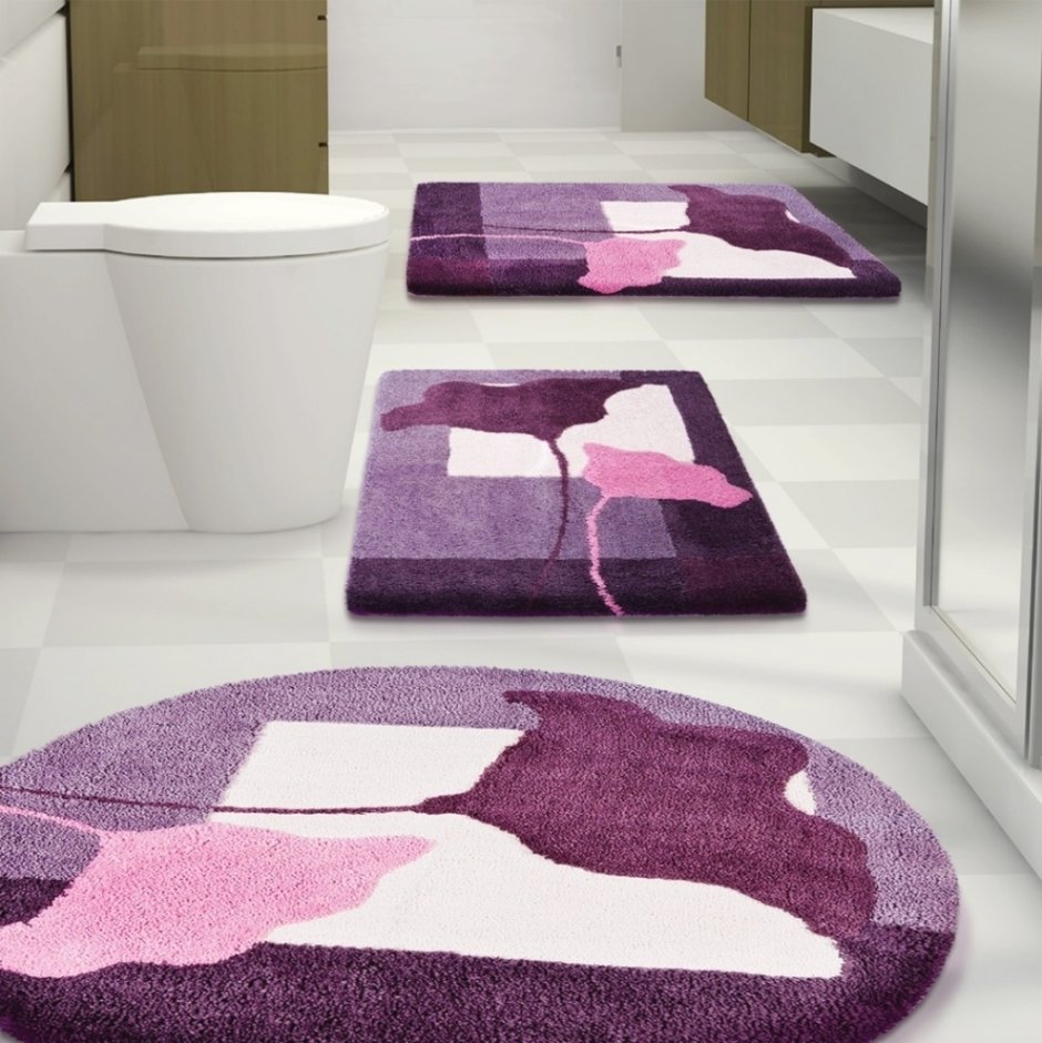 Фиолетовые коврики в ванную комнату