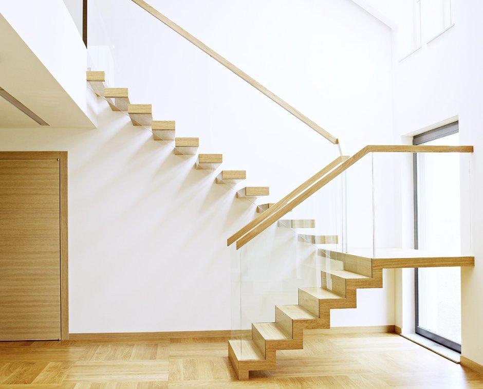 Зашивка ламинатом металлической лестницы