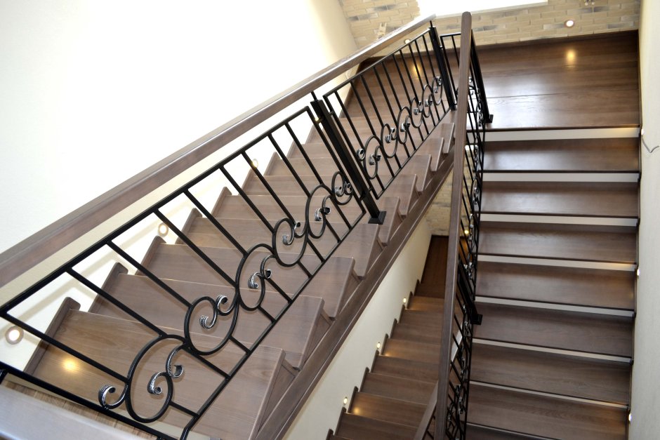 Лестница обшитая гипсокартоном