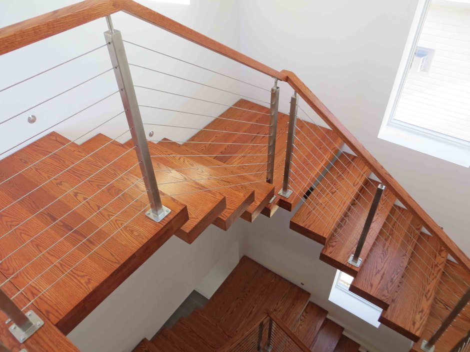 Отделка металлокаркаса лестницы