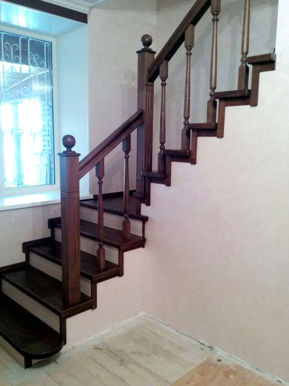 Лестница на 2 этаж на косоурах