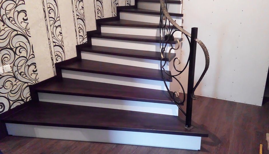 Лестницы из металла обшитые деревом