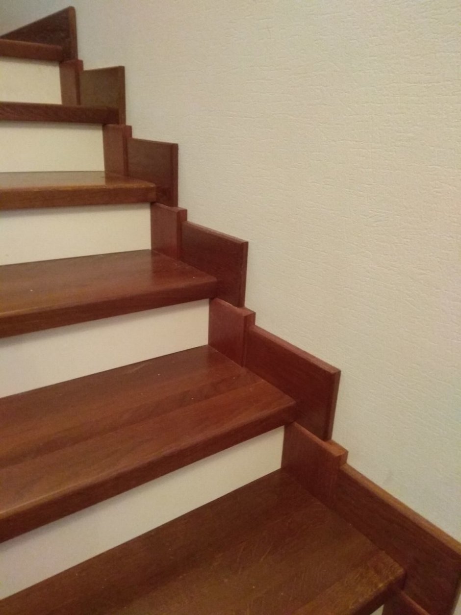 Отделка металлокаркаса лестницы