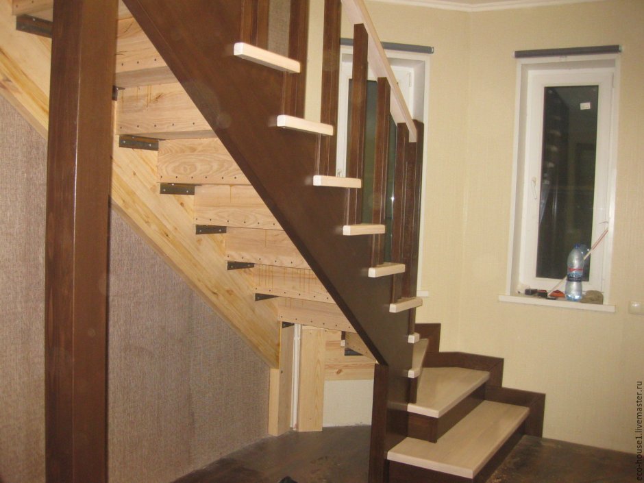Каркас деревянной лестницы