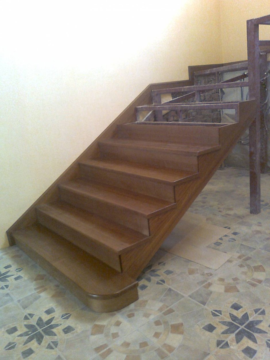 Лестница под зашивку с низу