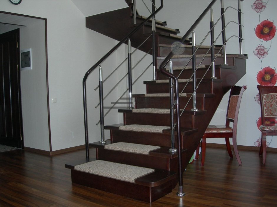 Покраска лестницы металлокаркас