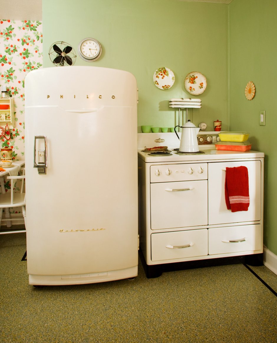Холодильник в ретро стиле