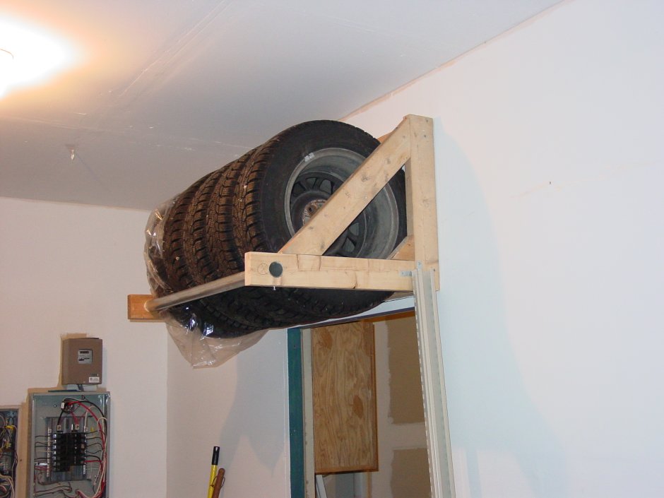 Стеллаж для шин в гараж