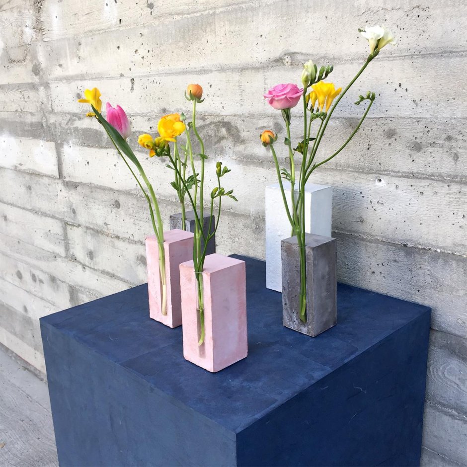 Бетонная ваза для цветов