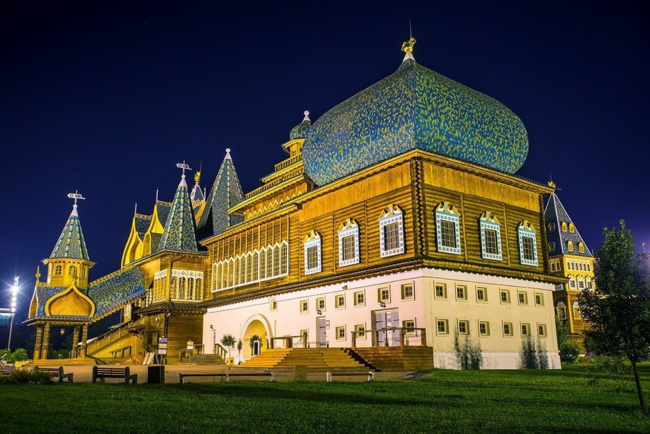 Коломенское дворец Алексея Михайловича ночью