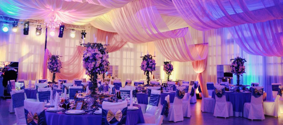 Свадебный банкетный зал голубой