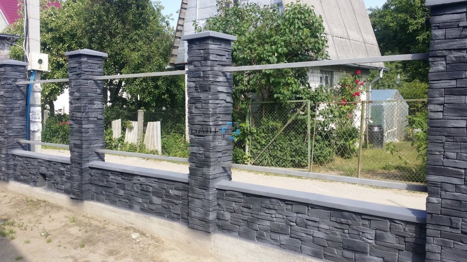Декоративный камень для забора