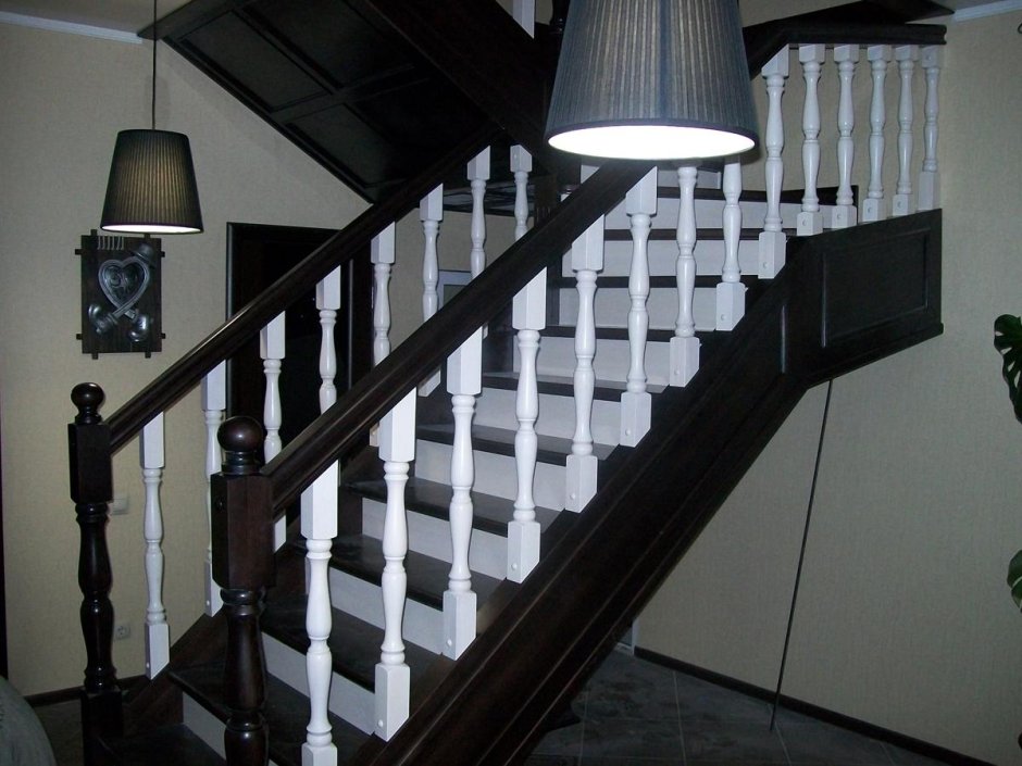 Лестница с подступенками из плитки