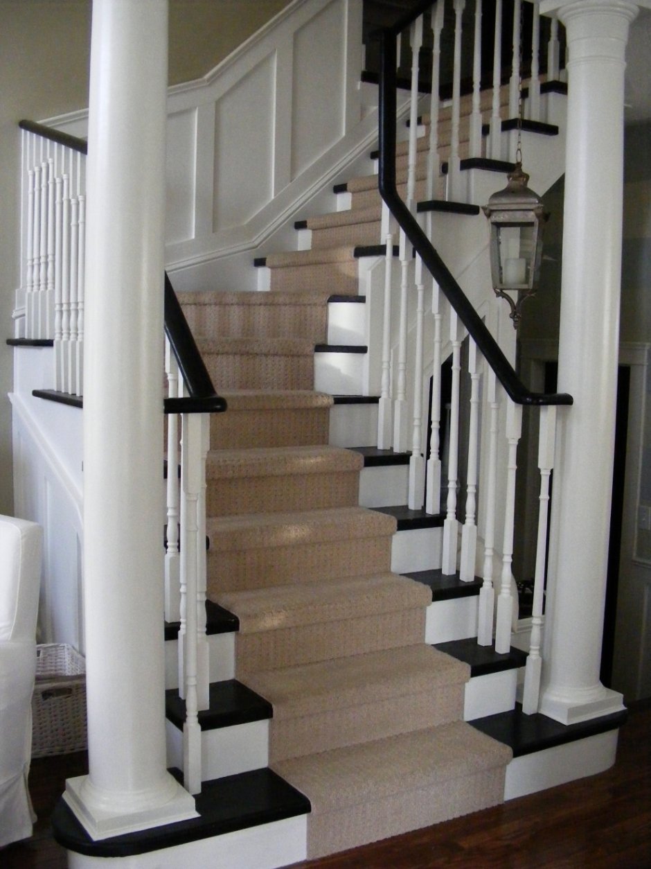 Крашеные деревянные лестницы