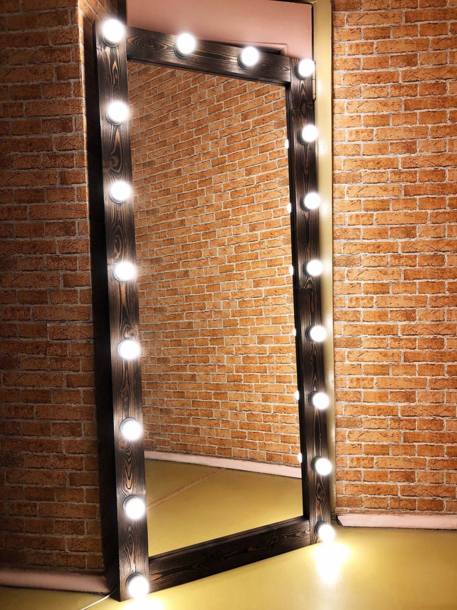 Зеркало напольное с лампочками