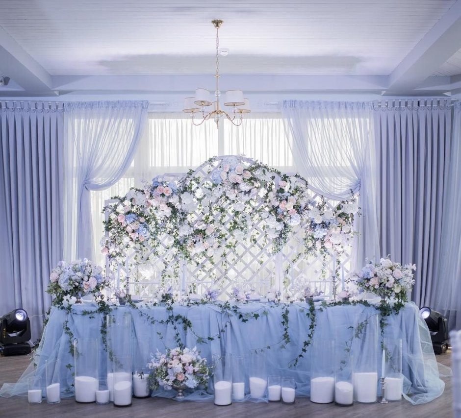 Украшение зала на свадьбу цветами