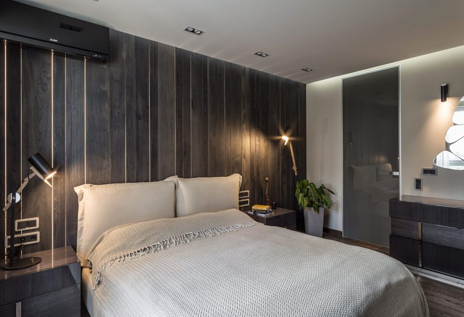 Деревянные панели с подсветкой в спальне