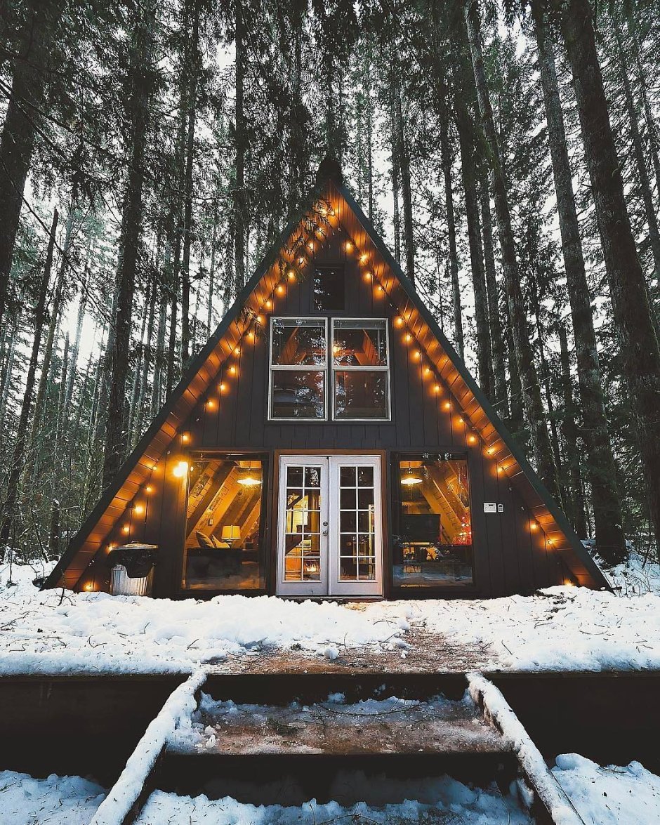Дом шалаш зимой