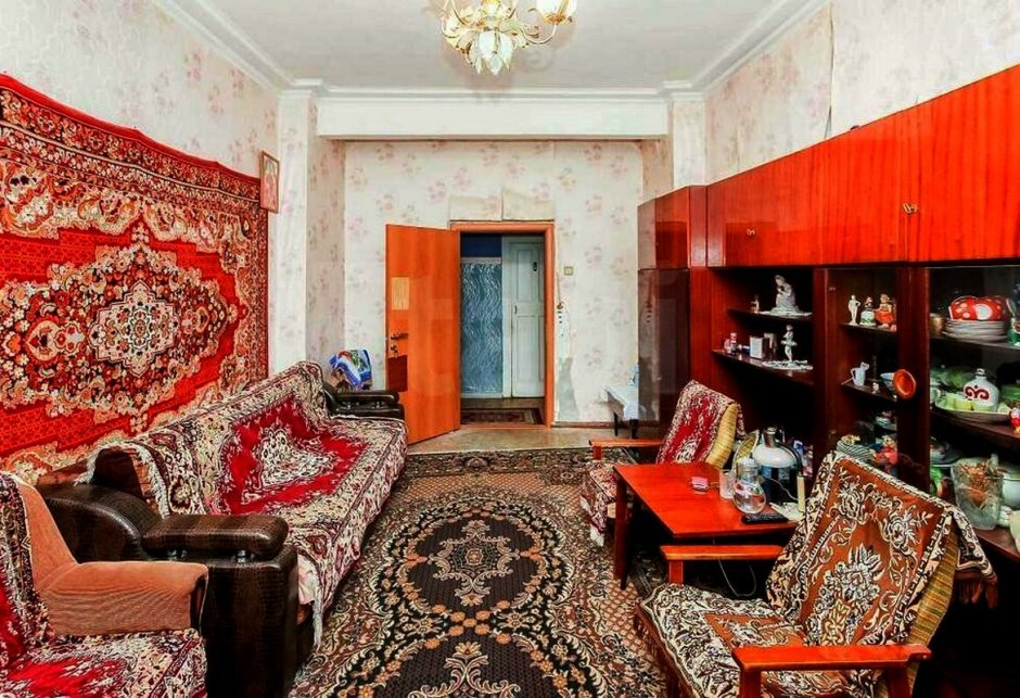 Комната с ковром СССР