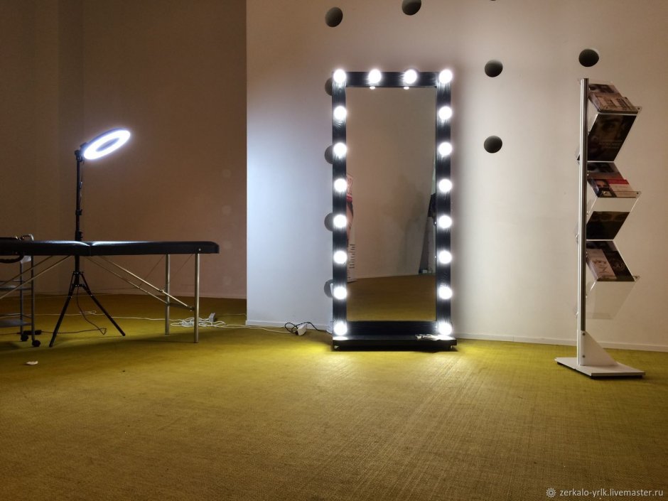Гримерное зеркало с лампочками размер 180 см