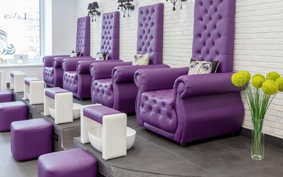 Фиолетовый салон красоты