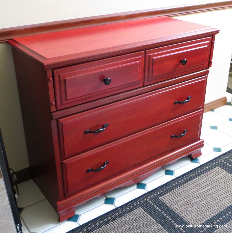 Перекрашенная Старая мебель