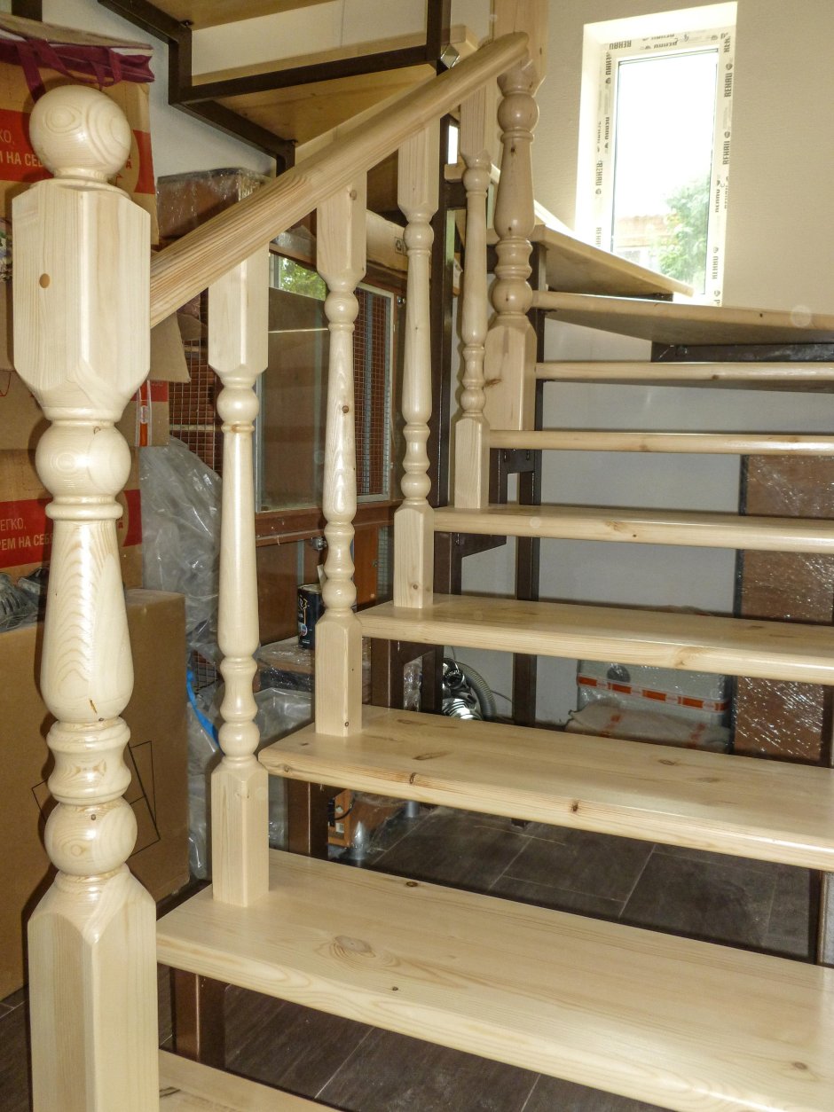Деревянная лестница из Леруа Мерлен
