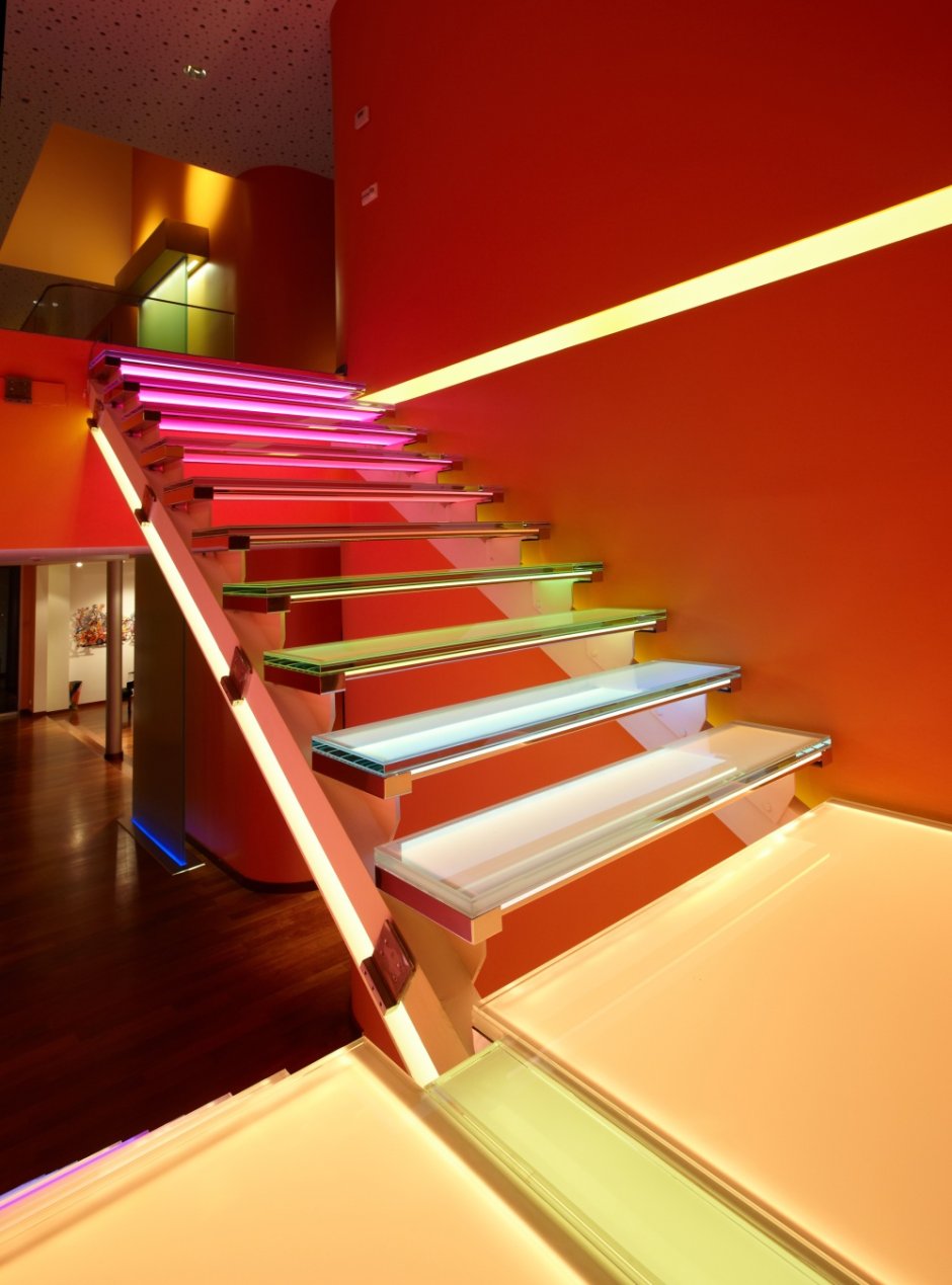 Красивые лестницы с подсветкой