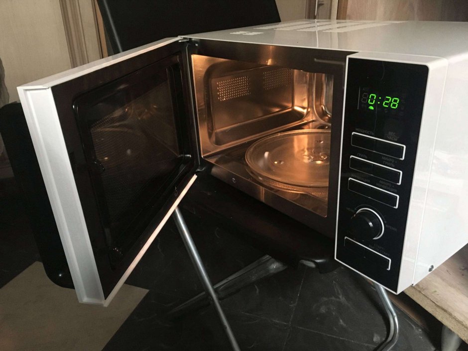 Микроволновая печь BBK 25mwc-992t/WB