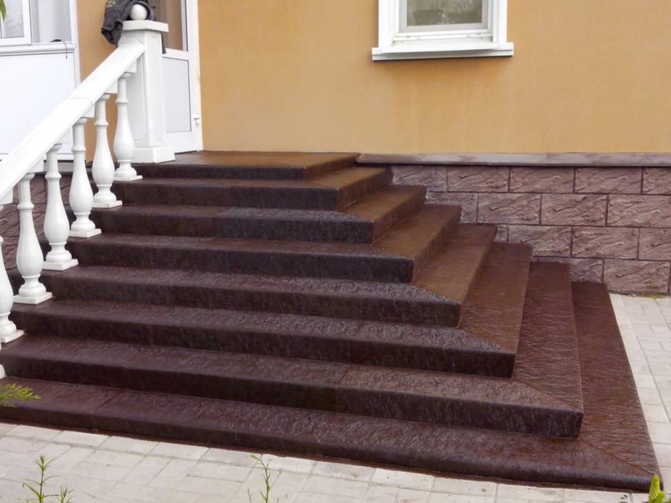 Уличные ступеньки