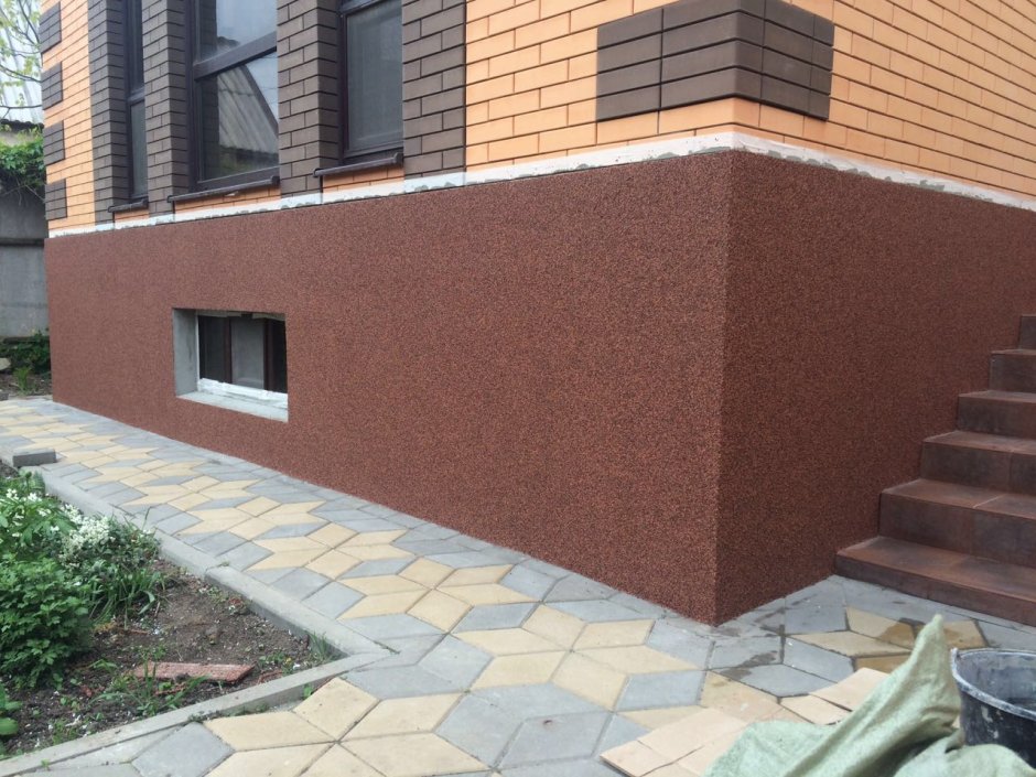 Отделка фасада крошкой