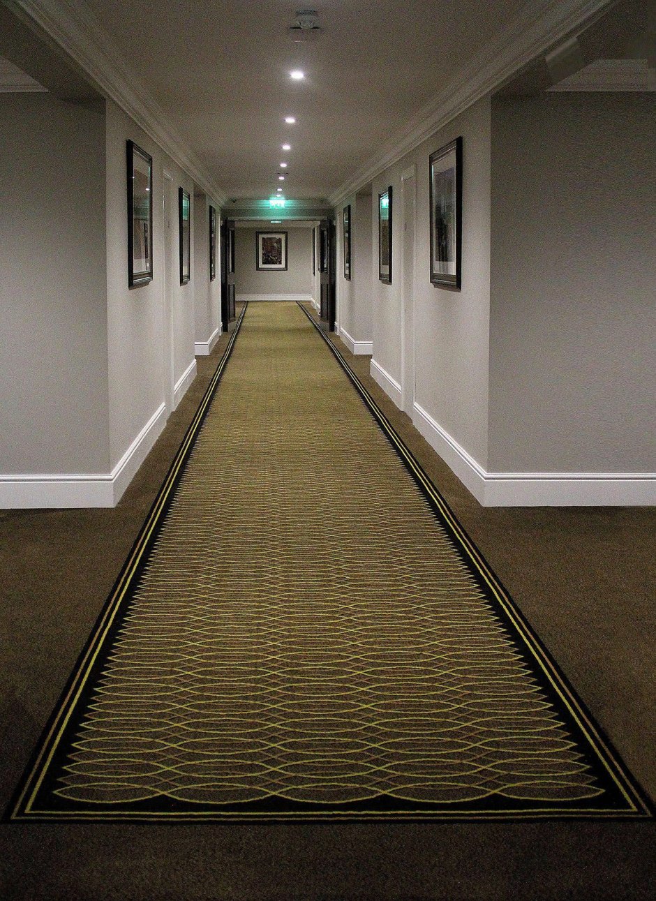 Стильный коридор в гостинице