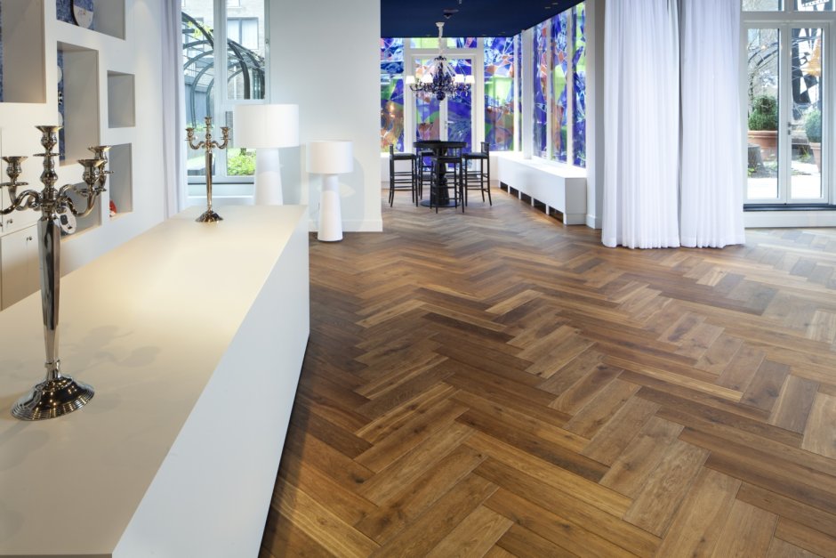 Паркет Engineered Oak Flooring 13/4x90x600 Chevron 45 Grade select , Bevels x4