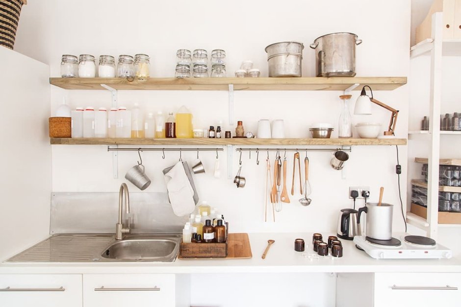 Как разместить посуду в маленькой кухне