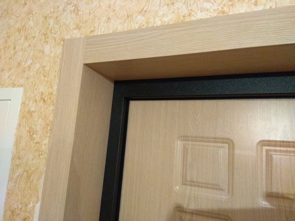 Отделка межкомнатных дверей