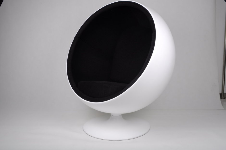 • Знаменитое кресло Ball в форме шара